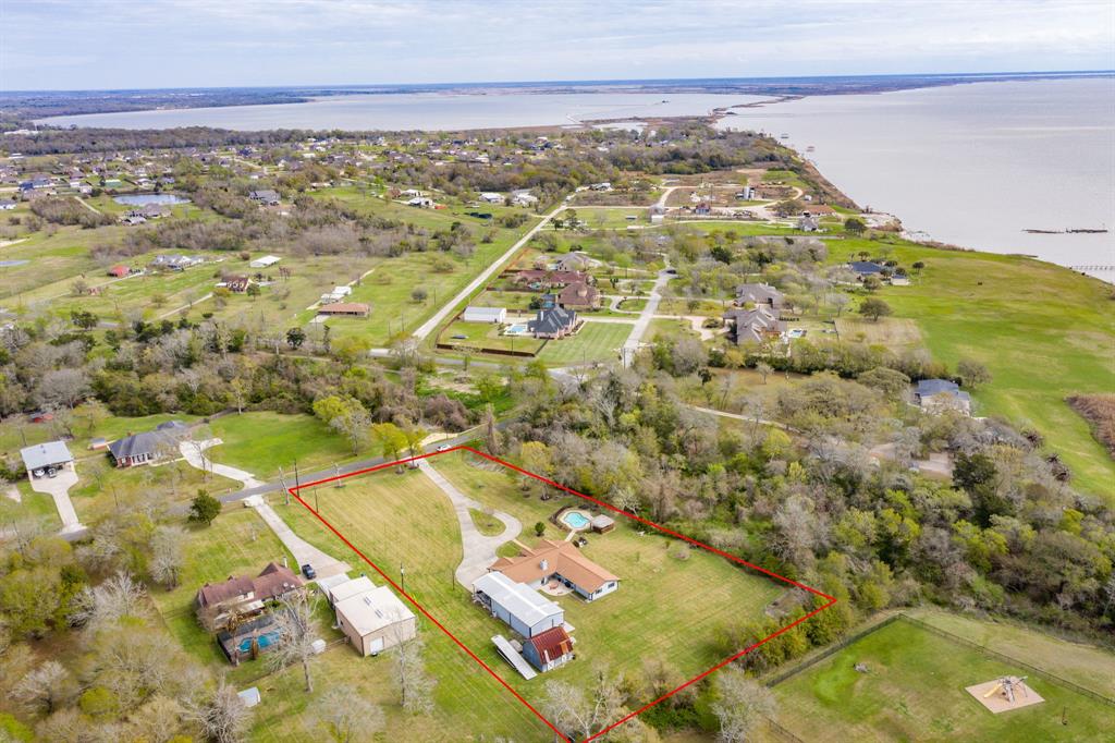 9602 Point Barrow Road, Beach City, TX 77523