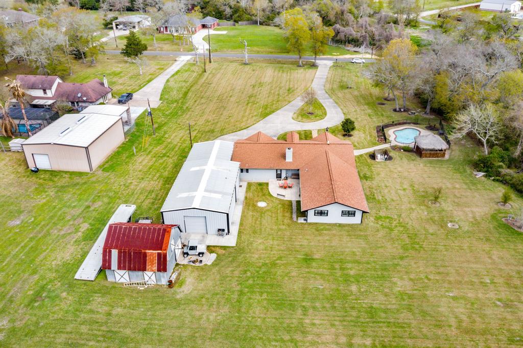 9602 Point Barrow Road, Beach City, TX 77523