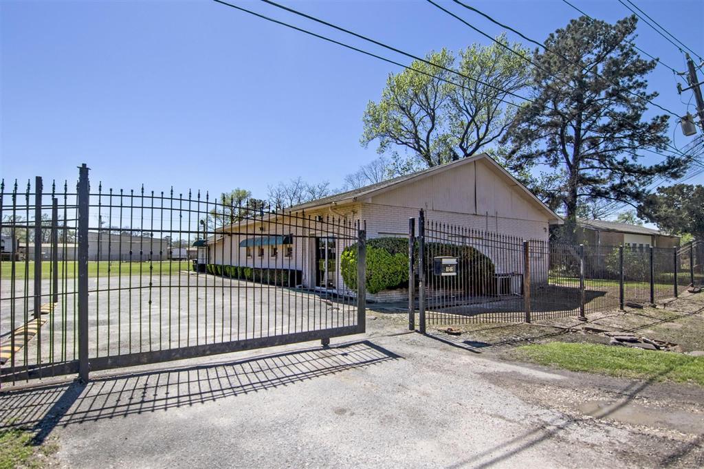 8146 1 Houston Road, Houston, Texas 77028, ,Single-family,For Sale,Houston,12220735