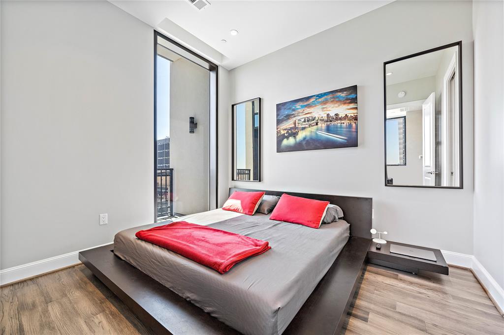 1211 Caroline Street, Houston, Texas 77002, 1 Bedroom Bedrooms, 4 Rooms Rooms,1 BathroomBathrooms,Mid/hi-rise Condo,For Sale,MARLOWE,Caroline,58551451