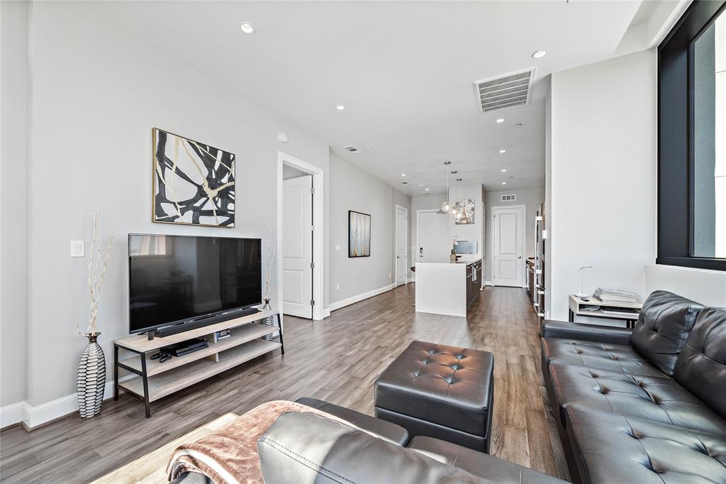 1211 Caroline Street, Houston, Texas 77002, 1 Bedroom Bedrooms, 4 Rooms Rooms,1 BathroomBathrooms,Mid/hi-rise Condo,For Sale,MARLOWE,Caroline,58551451