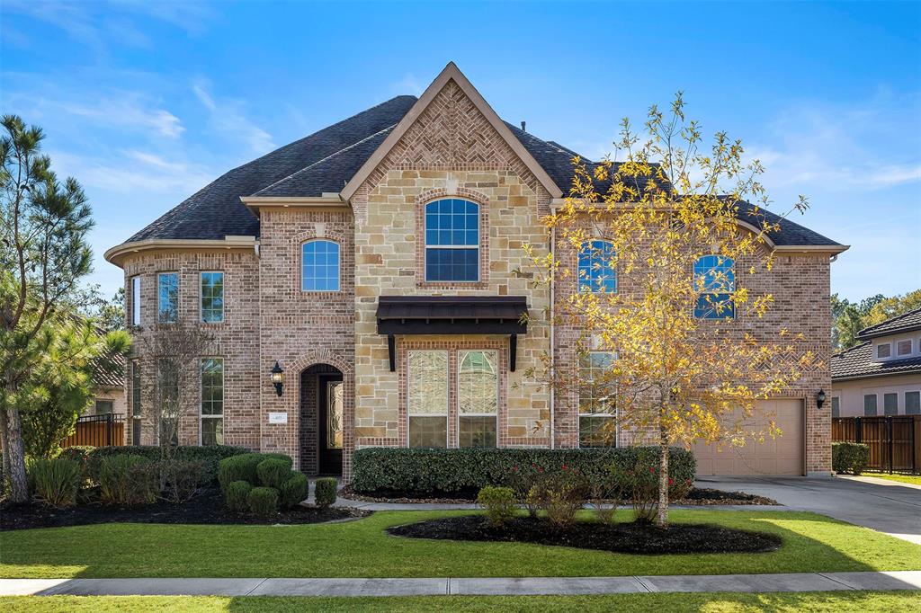 4055 Ashland Woods Drive Spring, Texas Exquisitely built 4 bedroom, 4.5 bath Toll Brothers home in the luxury community of Woodson's Reserve w/ all the amenities including a club resort style pool & fully stocked catch & release lakes. The primary bedroom & ensuite bath features double access walk in shower & whirlpool tub. The heart of this home is the gourmet kitchen w/ gorgeous granite countertops & island open to the living room. Upstairs enjoy the media room with raised platforms or the game room ready to entertain. Easy access to U.S 59, 99 & I-45. Nearby shopping & dining.