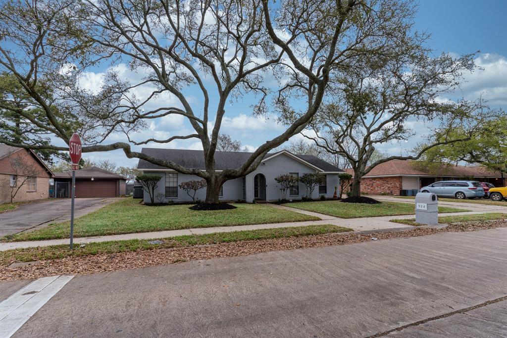 904 Birdsong Drive, Baytown, TX 77521
