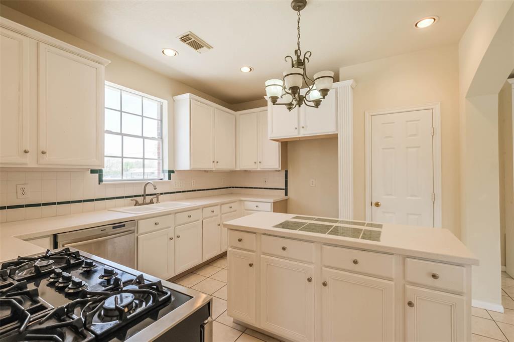 10404 2 Wingtip Drive, Houston, Texas 77075, 5 Bedrooms Bedrooms, 15 Rooms Rooms,4 BathroomsBathrooms,Single-family,For Sale,Wingtip,87807753