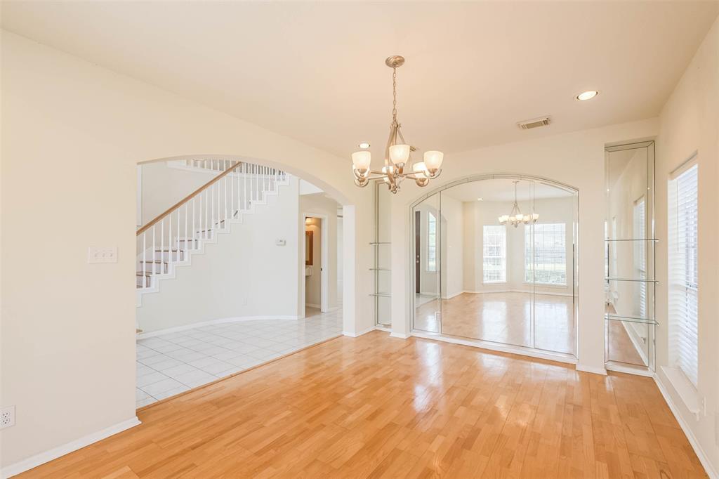 10404 2 Wingtip Drive, Houston, Texas 77075, 5 Bedrooms Bedrooms, 15 Rooms Rooms,4 BathroomsBathrooms,Single-family,For Sale,Wingtip,87807753