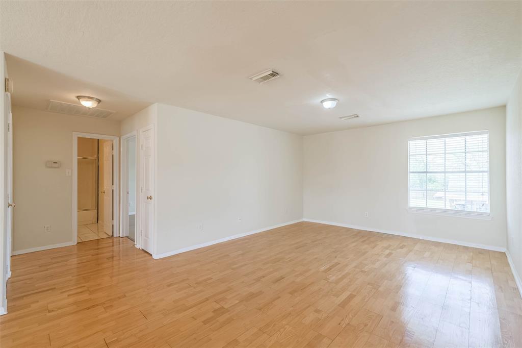 10404 2 Wingtip Drive, Houston, Texas 77075, 5 Bedrooms Bedrooms, 15 Rooms Rooms,4 BathroomsBathrooms,Single-family,For Sale,Wingtip,87807753