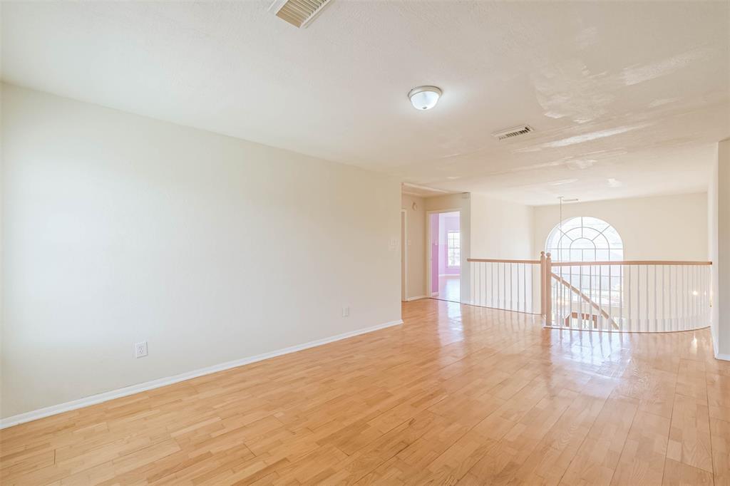 10404 2 Wingtip Drive, Houston, Texas 77075, 5 Bedrooms Bedrooms, 15 Rooms Rooms,4 BathroomsBathrooms,Single-family,For Sale,Wingtip,87807753