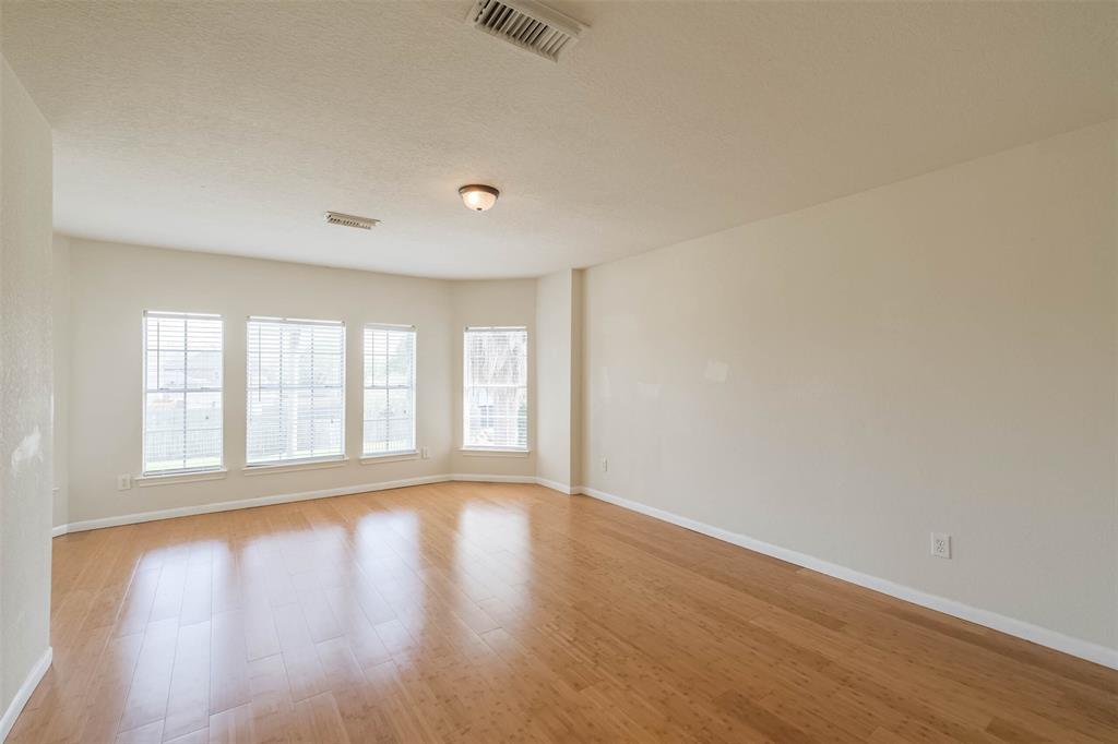 10404 2 Wingtip Drive, Houston, Texas 77075, 5 Bedrooms Bedrooms, 15 Rooms Rooms,4 BathroomsBathrooms,Single-family,For Sale,Wingtip,87807753