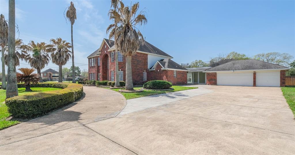 10404 2 Wingtip Drive, Houston, Texas 77075, 5 Bedrooms Bedrooms, 15 Rooms Rooms,4 BathroomsBathrooms,Single-family,For Sale,Wingtip,87807753