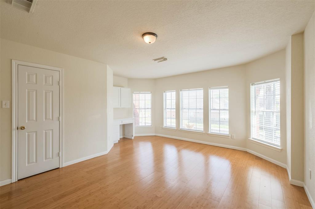 10404 2 Wingtip Drive, Houston, Texas 77075, 5 Bedrooms Bedrooms, 15 Rooms Rooms,4 BathroomsBathrooms,Single-family,For Sale,Wingtip,87807753