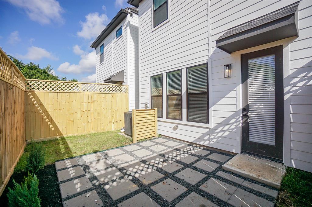 10965 2 Fire Creek Drive, Houston, Texas 77043, 3 Bedrooms Bedrooms, 6 Rooms Rooms,2 BathroomsBathrooms,Single-family,For Sale,Fire Creek,58285862