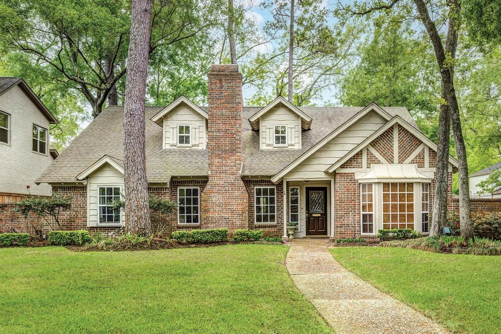 10115 Sugar Hill Drive Houston, Texas Charming and inviting 4 bedroom 3.5 bath home located on a 16,000+sf (per HCAD) wooded lot on the north side of Briargrove Park. Plenty of room for a pool! Lovely hardwoods and large family room with gas fireplace and beautiful built-ins opens to spacious breakfast room and kitchen. Large master bedroom and bathroom with whirlpool tub and separate shower on first floor. Nicely-sized closets throughout. Cozy study located on first floor. Three large bedrooms with walk-in closets and bathroom with double vanities located on the second floor. HUGE gameroom with lots of windows overlooks beautiful backyard and deck on first floor. There is a full bath so this area could also serve as a guest suite. Large mud room off 2 car garage. Property and improvements did not flood from Harvey per seller.