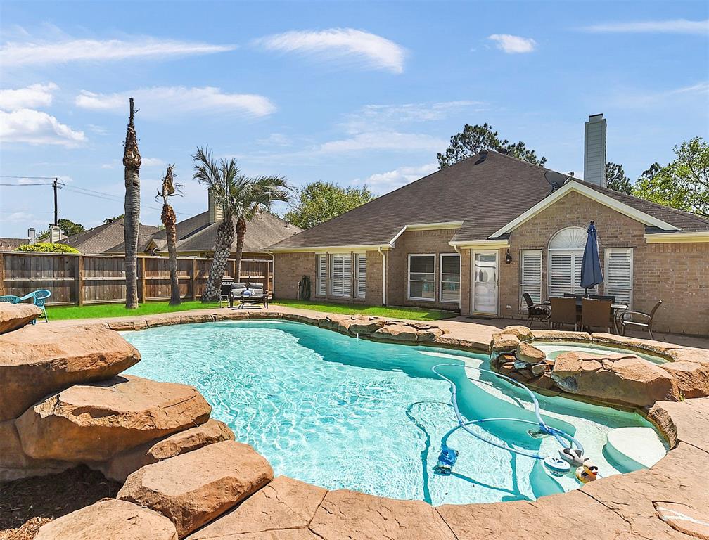 3726 Sunset Meadows Drive, Pearland, TX 77581 - HAR.com