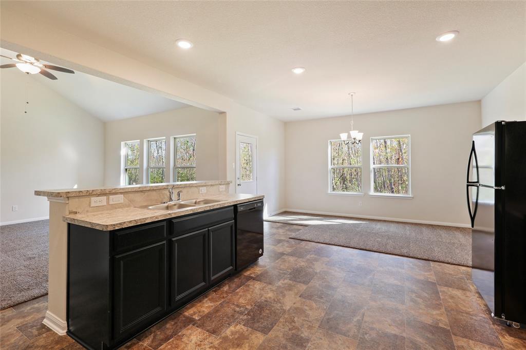 6447 2 Blimp Base Road, Hitchcock, Texas 77563, 3 Bedrooms Bedrooms, 5 Rooms Rooms,2 BathroomsBathrooms,Single-family,For Sale,Blimp Base,52853211