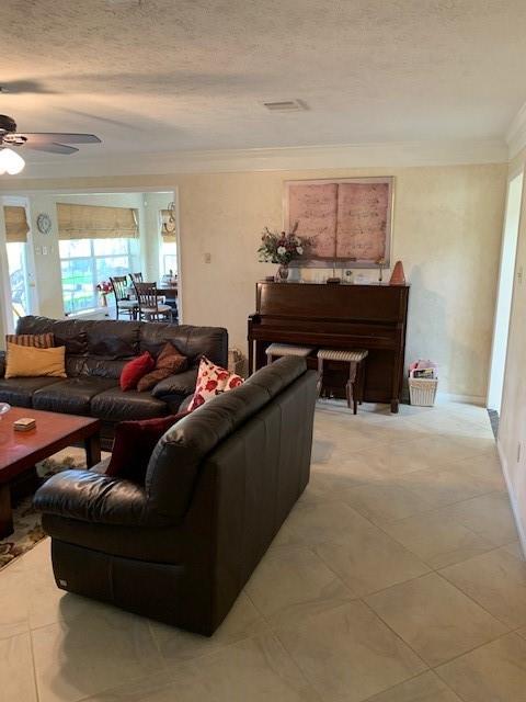 2208 2 Pebble Beach Drive, League City, Texas 77573, 5 Bedrooms Bedrooms, 11 Rooms Rooms,3 BathroomsBathrooms,Single-family,For Sale,Pebble Beach,54063784
