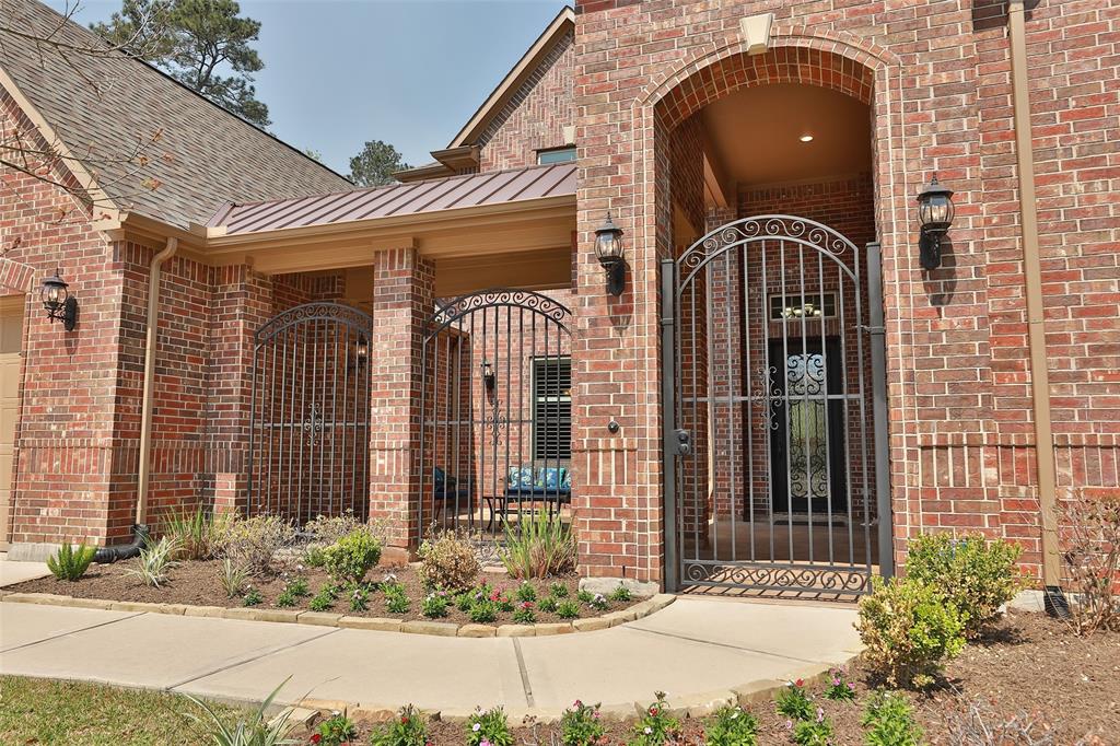 1002 Village Shores Lane, Pinehurst, TX 77362
