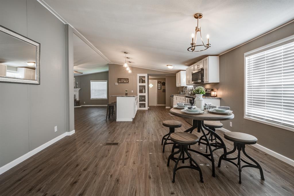 213 County Road 2313