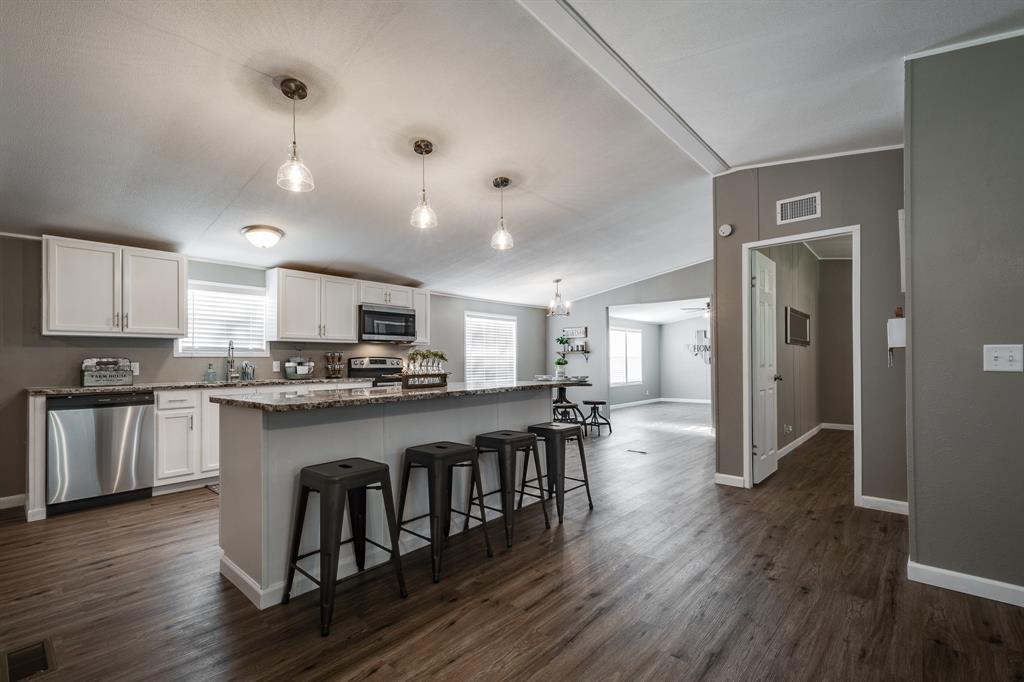 213 County Road 2313