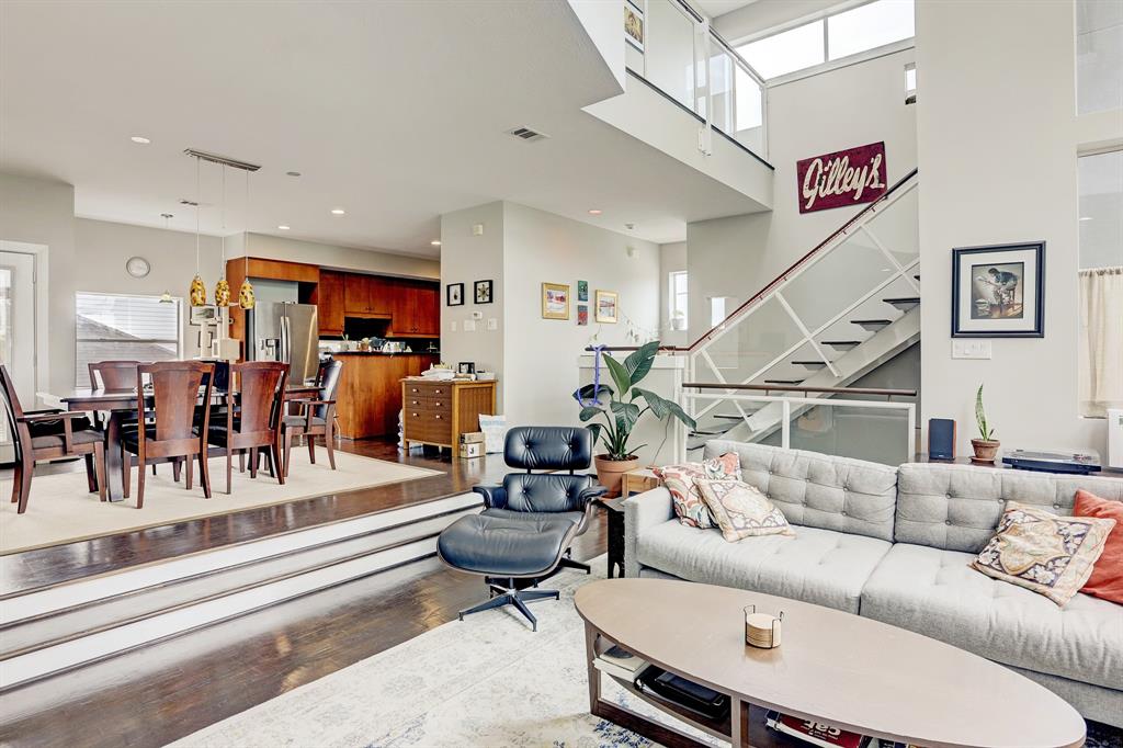 1803 3 Oneil Street, Houston, Texas 77019, 2 Bedrooms Bedrooms, 2 Rooms Rooms,2 BathroomsBathrooms,Townhouse/condo,For Sale,Oneil,58624201