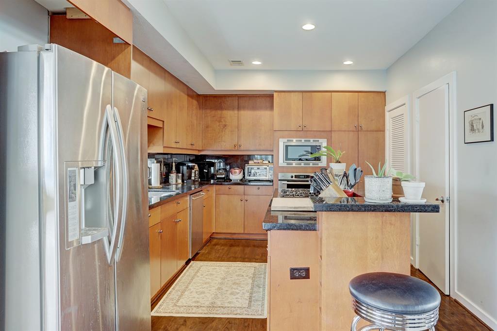 1803 3 Oneil Street, Houston, Texas 77019, 2 Bedrooms Bedrooms, 2 Rooms Rooms,2 BathroomsBathrooms,Townhouse/condo,For Sale,Oneil,58624201