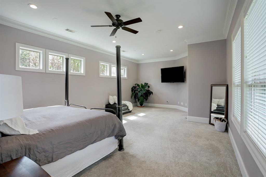 730 2 30th Street, Houston, Texas 77018, 5 Bedrooms Bedrooms, 11 Rooms Rooms,5 BathroomsBathrooms,Single-family,For Sale,30th,80561905