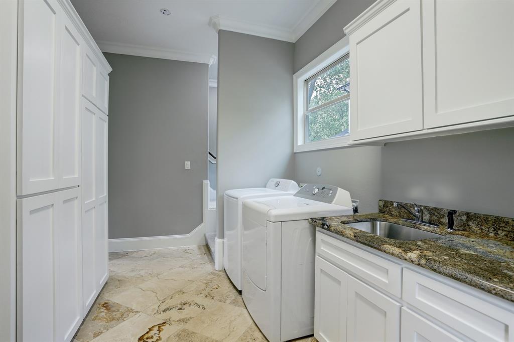 730 2 30th Street, Houston, Texas 77018, 5 Bedrooms Bedrooms, 11 Rooms Rooms,5 BathroomsBathrooms,Single-family,For Sale,30th,80561905