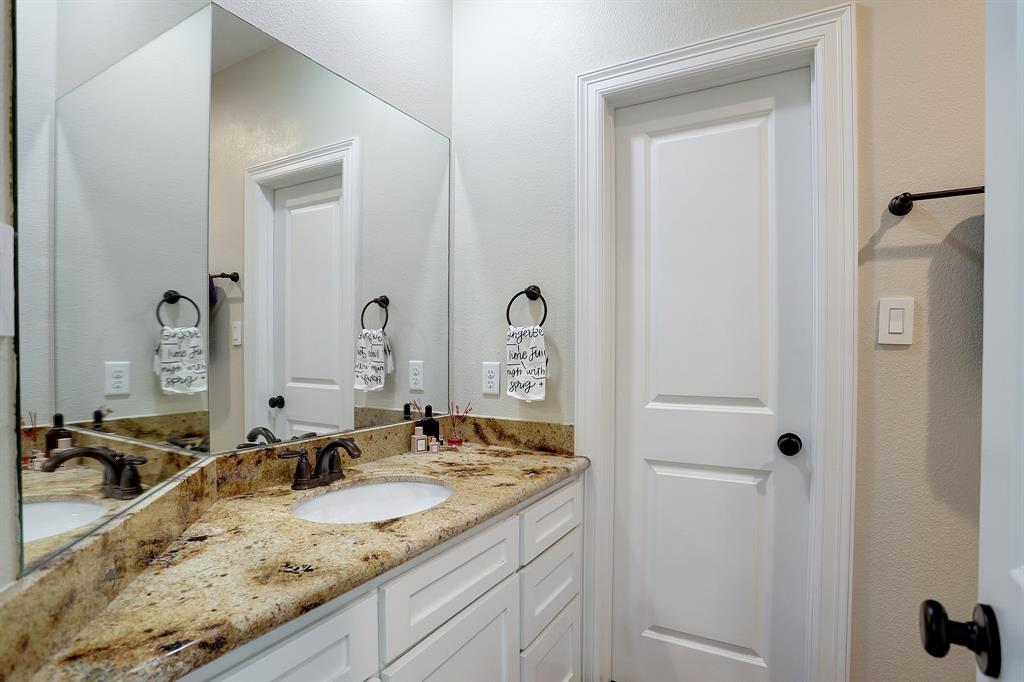 730 2 30th Street, Houston, Texas 77018, 5 Bedrooms Bedrooms, 11 Rooms Rooms,5 BathroomsBathrooms,Single-family,For Sale,30th,80561905