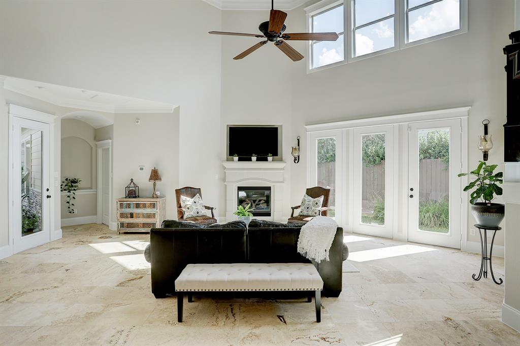 730 2 30th Street, Houston, Texas 77018, 5 Bedrooms Bedrooms, 11 Rooms Rooms,5 BathroomsBathrooms,Single-family,For Sale,30th,80561905