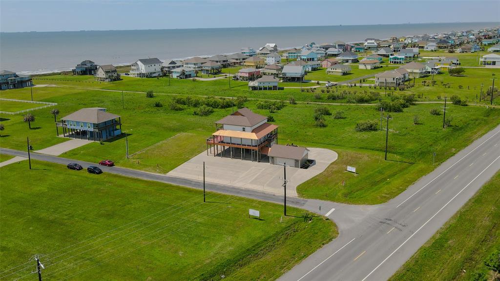 883 2 Gulf Cedar Drive, Crystal Beach, Texas 77650, 5 Bedrooms Bedrooms, 8 Rooms Rooms,3 BathroomsBathrooms,Single-family,For Sale,Gulf Cedar,22654094