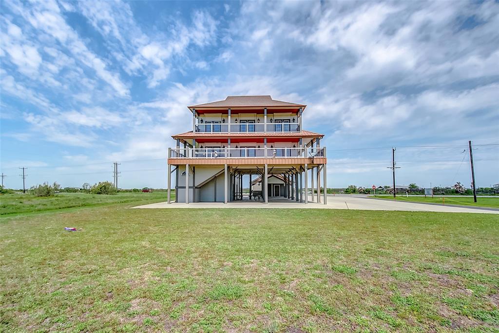 883 2 Gulf Cedar Drive, Crystal Beach, Texas 77650, 5 Bedrooms Bedrooms, 8 Rooms Rooms,3 BathroomsBathrooms,Single-family,For Sale,Gulf Cedar,22654094