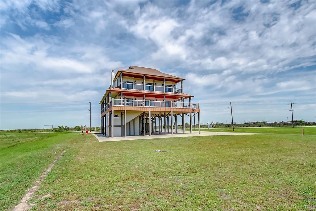 883 2 Gulf Cedar Drive, Crystal Beach, Texas 77650, 5 Bedrooms Bedrooms, 8 Rooms Rooms,3 BathroomsBathrooms,Single-family,For Sale,Gulf Cedar,22654094