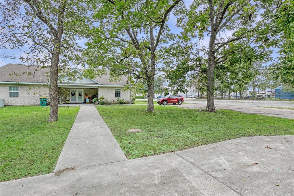 305 1 AUSTIN Road, Conroe, Texas 77301, 2 Bedrooms Bedrooms, 7 Rooms Rooms,3 BathroomsBathrooms,Country Homes/acreage,For Sale,AUSTIN,80403307