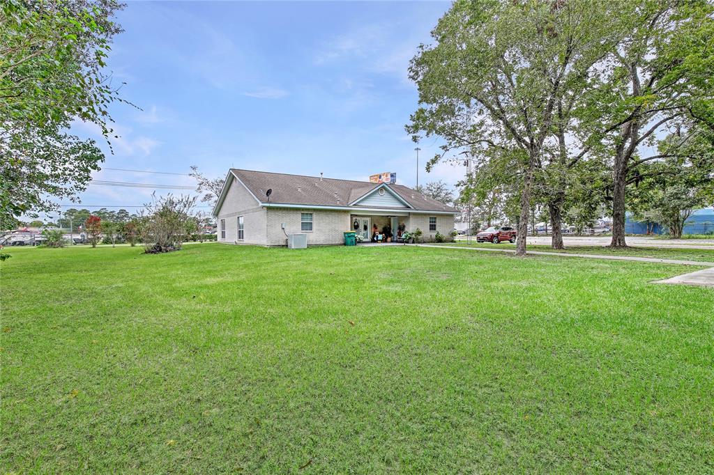 305 1 AUSTIN Road, Conroe, Texas 77301, 2 Bedrooms Bedrooms, 7 Rooms Rooms,3 BathroomsBathrooms,Country Homes/acreage,For Sale,AUSTIN,80403307