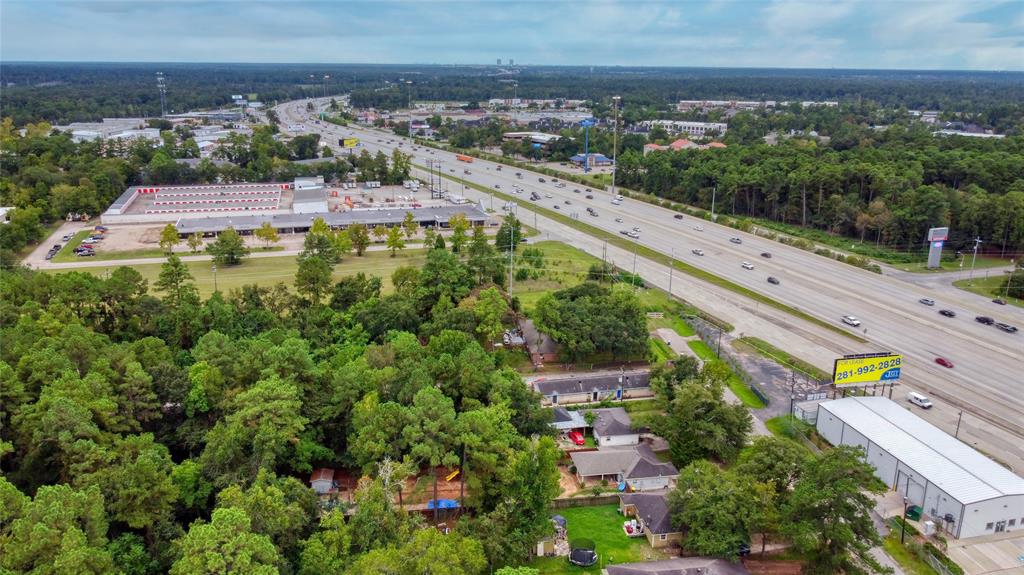 305 1 AUSTIN Road, Conroe, Texas 77301, 2 Bedrooms Bedrooms, 7 Rooms Rooms,3 BathroomsBathrooms,Country Homes/acreage,For Sale,AUSTIN,80403307