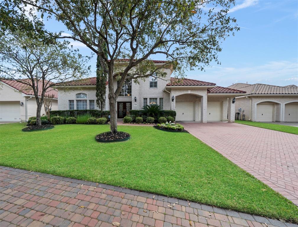 19011 Windsor Crest Drive Houston, Texas Welcome to 19011 Windsor Crest Dr., a lovely lakefront home in lovely gated Windsor Park Lakes. Lovingly maintained by the original owners, this home will provide you the ultimate lifestyle with its indoor and outdoor spaces for living and entertaining. Located directly off of the dramatic foyer are the formals as well as a large study, and the large family room with its fireplace and built-ins. The spacious kitchen features warm wood, granite counters, and gleaming stainless appliances and is open to the family and breakfast rooms. The outdoor water views are wonderful from these rooms as well as the spacious downstairs master suite. Grand living continues upstairs with the spacious bedrooms, and upstairs game room and card room. And then there are the amazing outdoor spaces – large covered terraces both downstairs and up, the beautiful pool and spa, the boat dock, and the great water views, all in Katy ISD and within minutes of the Katy Freeway. You deserve this lifestyle!