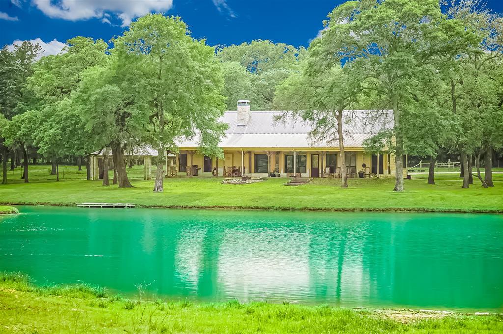 2342 Zimmerscheidt, New Ulm, TX 78950