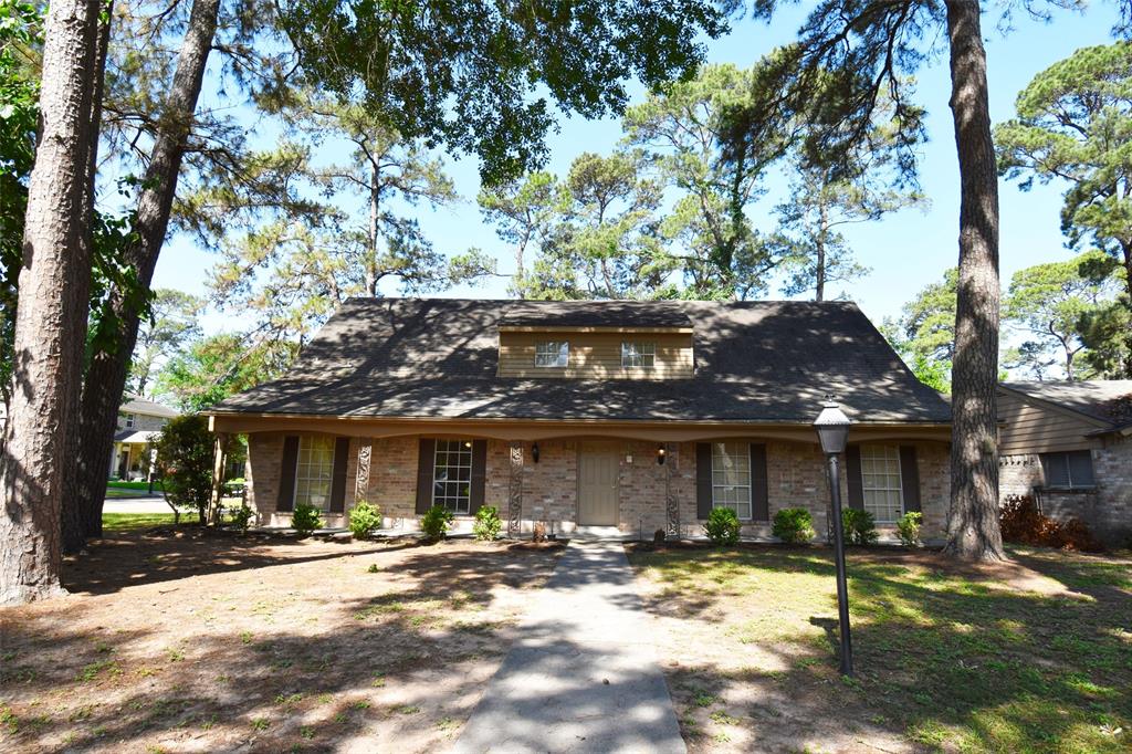 25603 Pine Acres Circle Spring, Texas Beautifully updated 5 bedroom home on a corner lot in fantastic Sawdust location! Established quiet community with mature trees and less than 1 mile from I-45 for easy commuting (10 minutes to Exxon Mobile and HP campus) to great schools and amenities.
Completely remodeled, bright and contemporary with new windows and screens being installed soon!