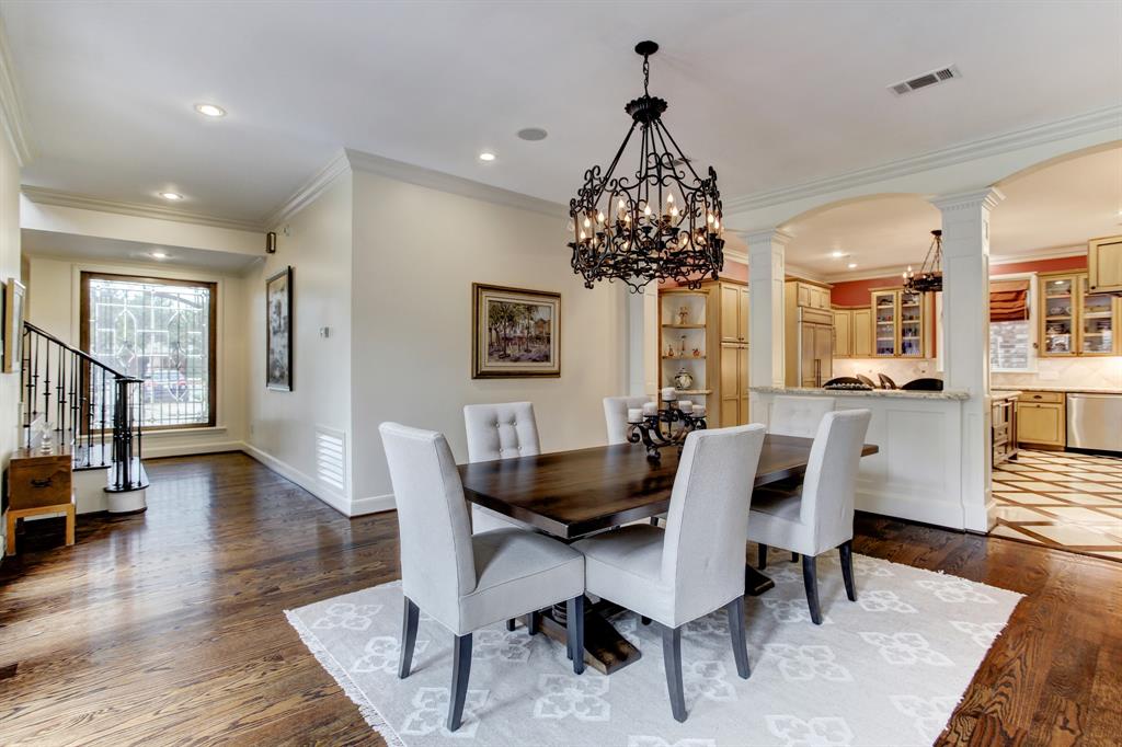990 2 Post Oak Lane, Houston, Texas 77056, 3 Bedrooms Bedrooms, 9 Rooms Rooms,4 BathroomsBathrooms,Single-family,For Sale,Post Oak,70617142