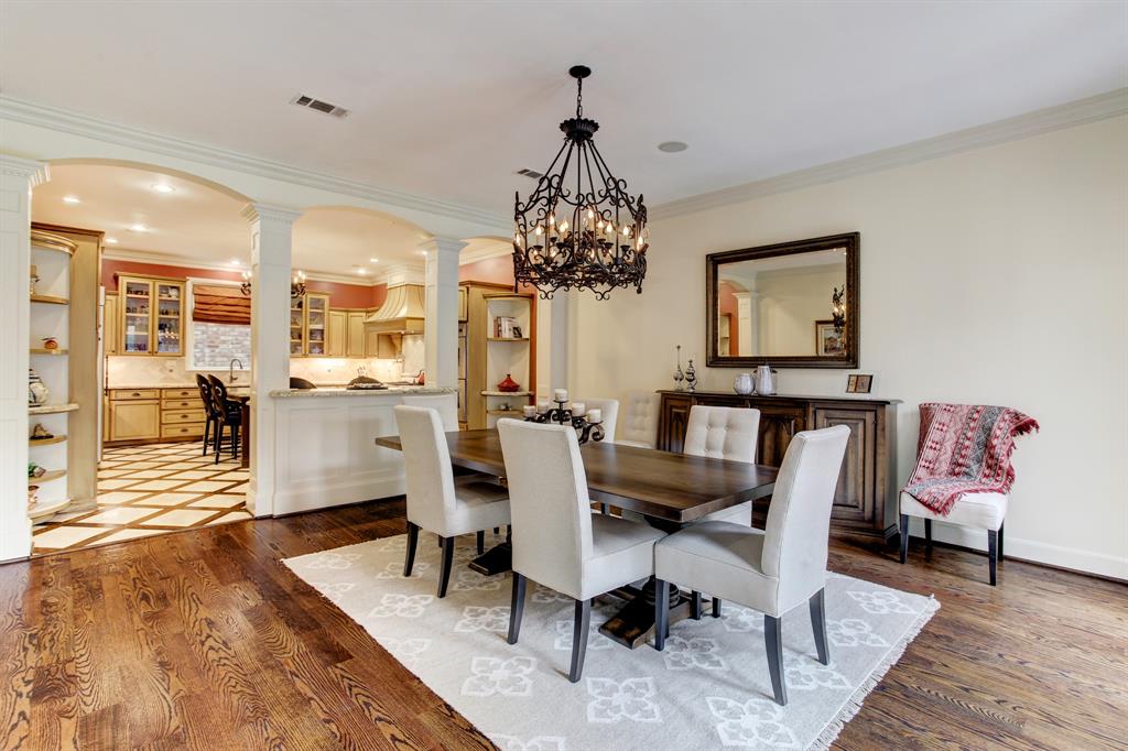 990 2 Post Oak Lane, Houston, Texas 77056, 3 Bedrooms Bedrooms, 9 Rooms Rooms,4 BathroomsBathrooms,Single-family,For Sale,Post Oak,70617142