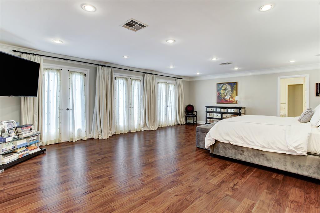 990 2 Post Oak Lane, Houston, Texas 77056, 3 Bedrooms Bedrooms, 9 Rooms Rooms,4 BathroomsBathrooms,Single-family,For Sale,Post Oak,70617142