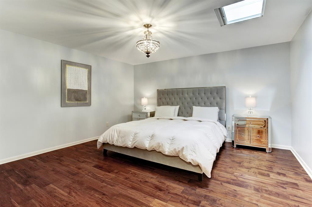 990 2 Post Oak Lane, Houston, Texas 77056, 3 Bedrooms Bedrooms, 9 Rooms Rooms,4 BathroomsBathrooms,Single-family,For Sale,Post Oak,70617142
