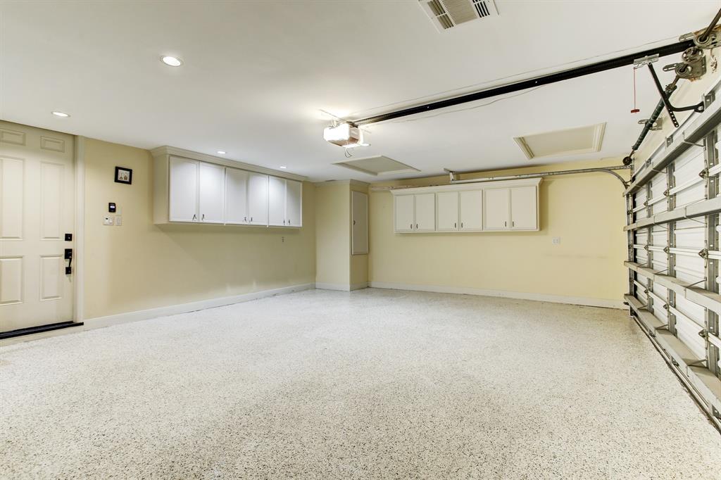 990 2 Post Oak Lane, Houston, Texas 77056, 3 Bedrooms Bedrooms, 9 Rooms Rooms,4 BathroomsBathrooms,Single-family,For Sale,Post Oak,70617142