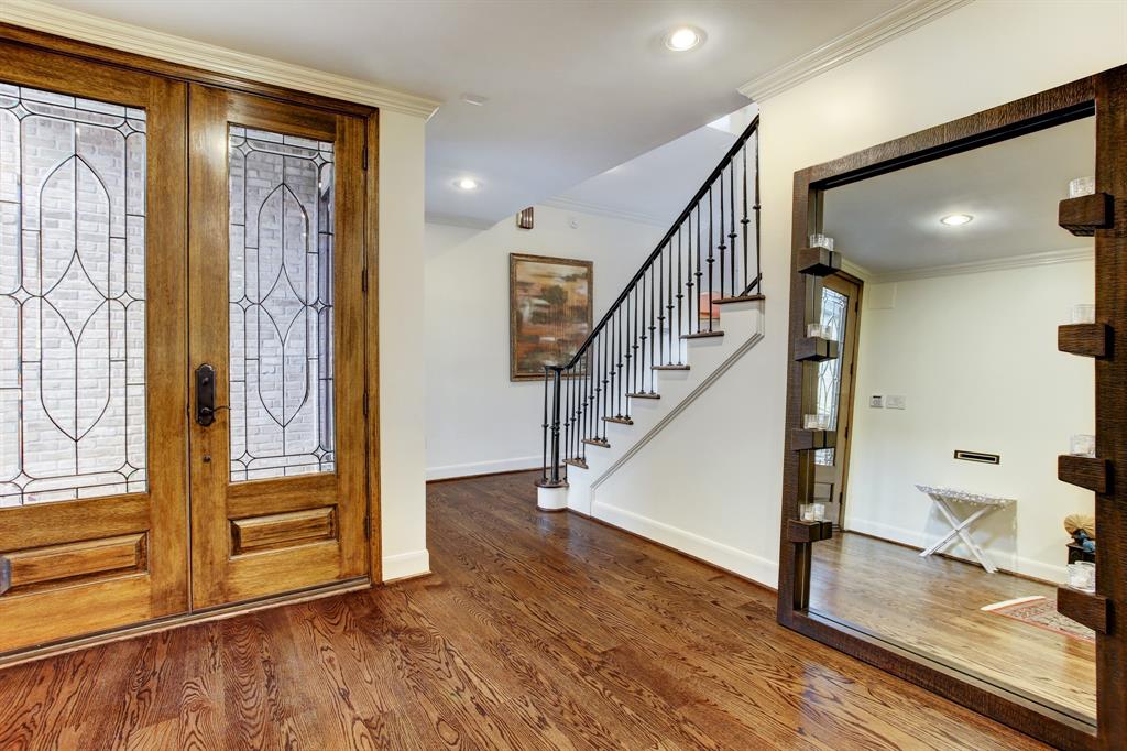 990 2 Post Oak Lane, Houston, Texas 77056, 3 Bedrooms Bedrooms, 9 Rooms Rooms,4 BathroomsBathrooms,Single-family,For Sale,Post Oak,70617142