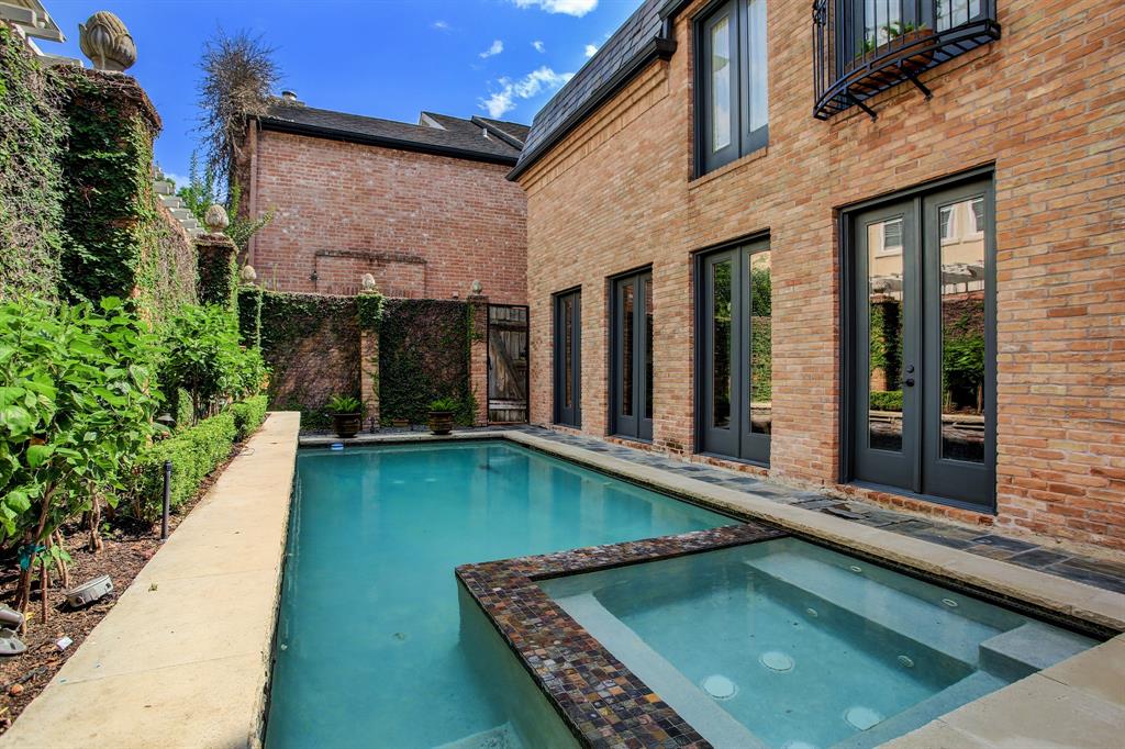 990 2 Post Oak Lane, Houston, Texas 77056, 3 Bedrooms Bedrooms, 9 Rooms Rooms,4 BathroomsBathrooms,Single-family,For Sale,Post Oak,70617142