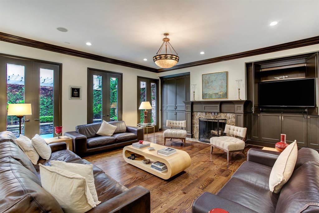 990 2 Post Oak Lane, Houston, Texas 77056, 3 Bedrooms Bedrooms, 9 Rooms Rooms,4 BathroomsBathrooms,Single-family,For Sale,Post Oak,70617142