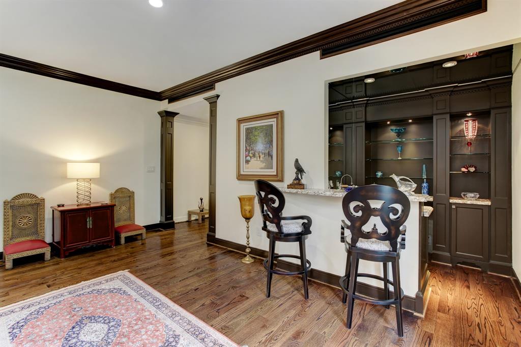 990 2 Post Oak Lane, Houston, Texas 77056, 3 Bedrooms Bedrooms, 9 Rooms Rooms,4 BathroomsBathrooms,Single-family,For Sale,Post Oak,70617142