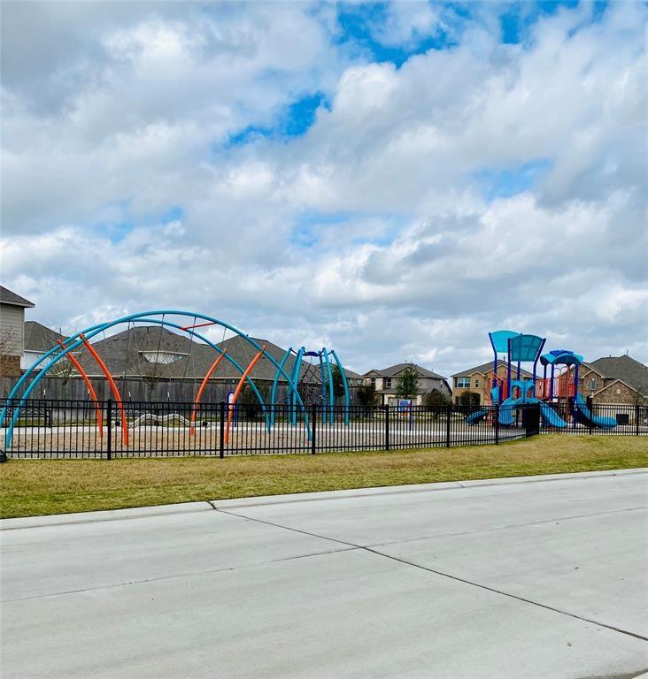 1622 1 Diamond Mountain Drive, Iowa Colony, Texas 77583, 3 Bedrooms Bedrooms, 10 Rooms Rooms,2 BathroomsBathrooms,Single-family,For Sale,Diamond Mountain,86945468