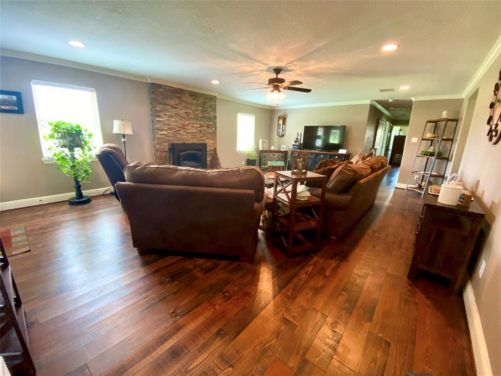 909 1 Baker Rd, Rosenberg, Texas 77471, 3 Bedrooms Bedrooms, 5 Rooms Rooms,2 BathroomsBathrooms,Country Homes/acreage,For Sale,Baker Rd,68498631