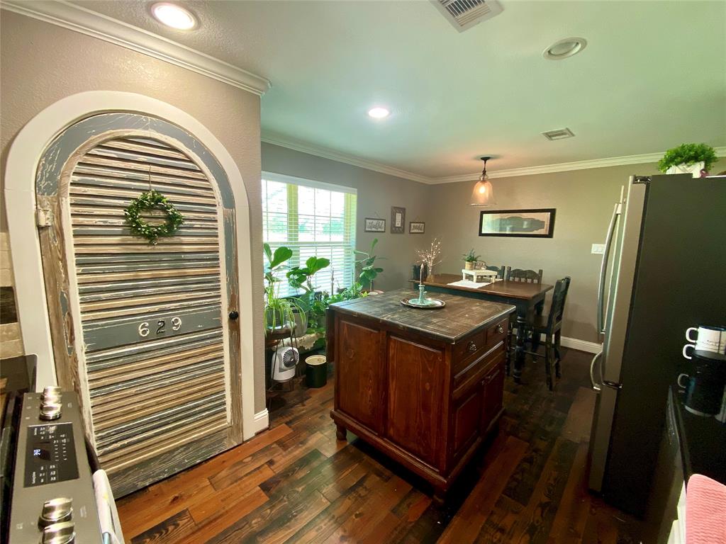 909 1 Baker Rd, Rosenberg, Texas 77471, 3 Bedrooms Bedrooms, 5 Rooms Rooms,2 BathroomsBathrooms,Country Homes/acreage,For Sale,Baker Rd,68498631