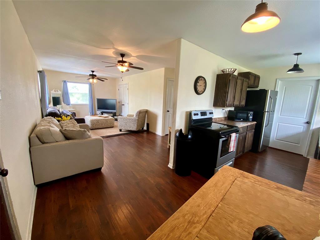 909 1 Baker Rd, Rosenberg, Texas 77471, 3 Bedrooms Bedrooms, 5 Rooms Rooms,2 BathroomsBathrooms,Country Homes/acreage,For Sale,Baker Rd,68498631